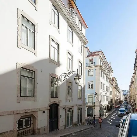 Guestready - Wonderful Flat Near The Pink Street 아파트 리스본