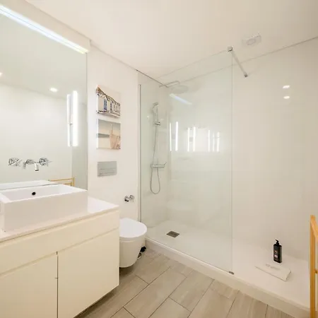 Guestready - Wonderful Flat Near The Pink Street * Lissabon